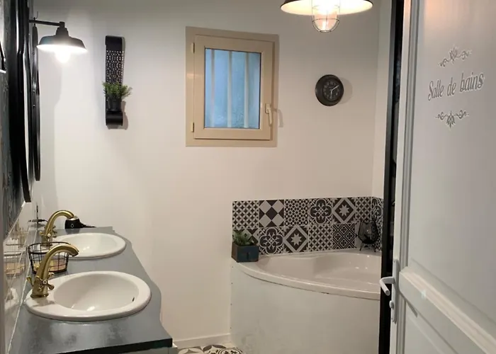 De Groupe Aux Instants Partages 펜션 *